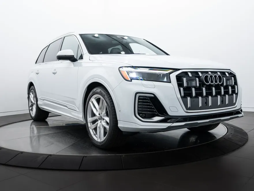 2025 Audi Q7 Premium Plus photo 1