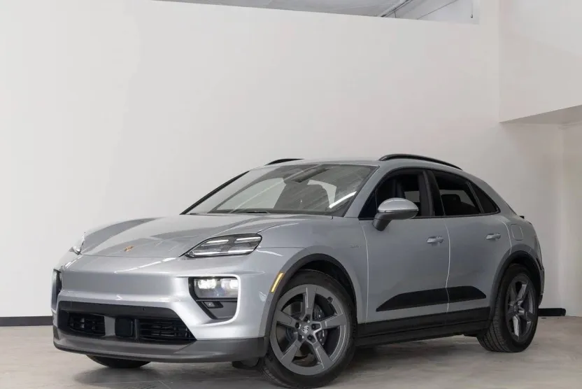 2025 Porsche Macan Electric photo 1