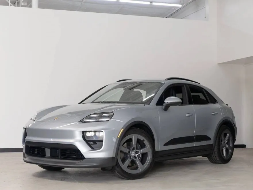 2025 Porsche Macan Electric photo 1