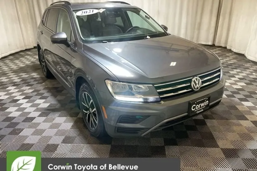 2021 Volkswagen Tiguan SE photo 1