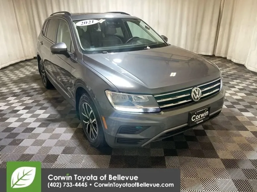 2021 Volkswagen Tiguan SE photo 1