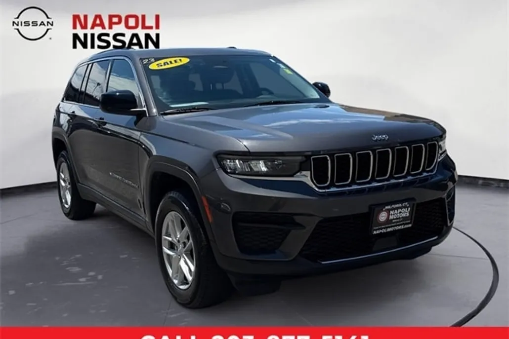 2023 Jeep Grand Cherokee Laredo photo 1