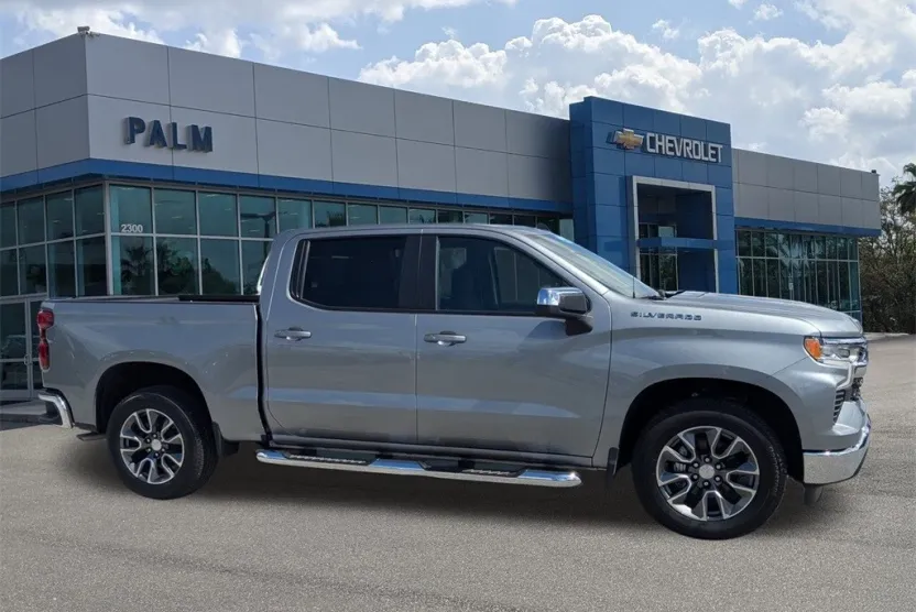 2025 Chevrolet Silverado 1500 LT photo 1