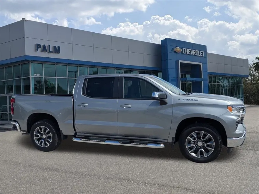2025 Chevrolet Silverado 1500 LT photo 1