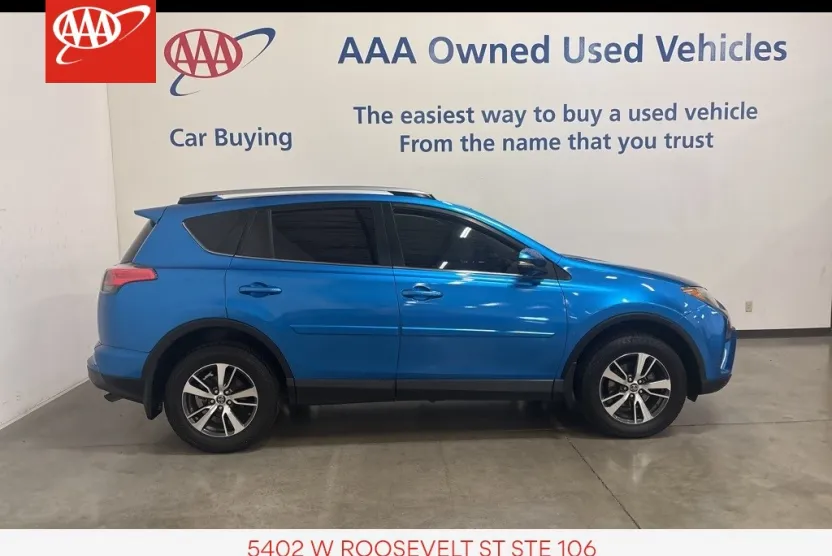 2018 Toyota RAV4 XLE photo 1