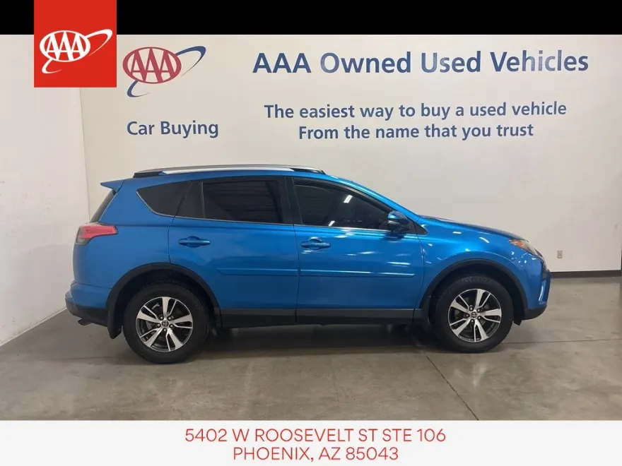2018 Toyota RAV4 XLE photo 1
