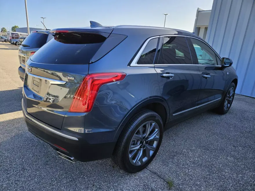 2019 Cadillac XT5 Luxury photo 1