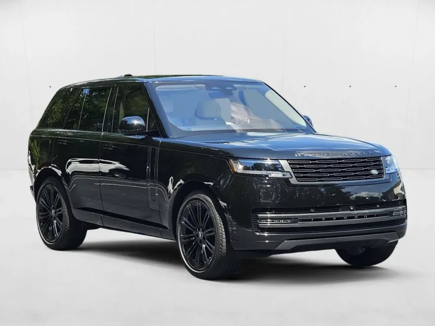 2023 Land Rover Range Rover SE photo 1