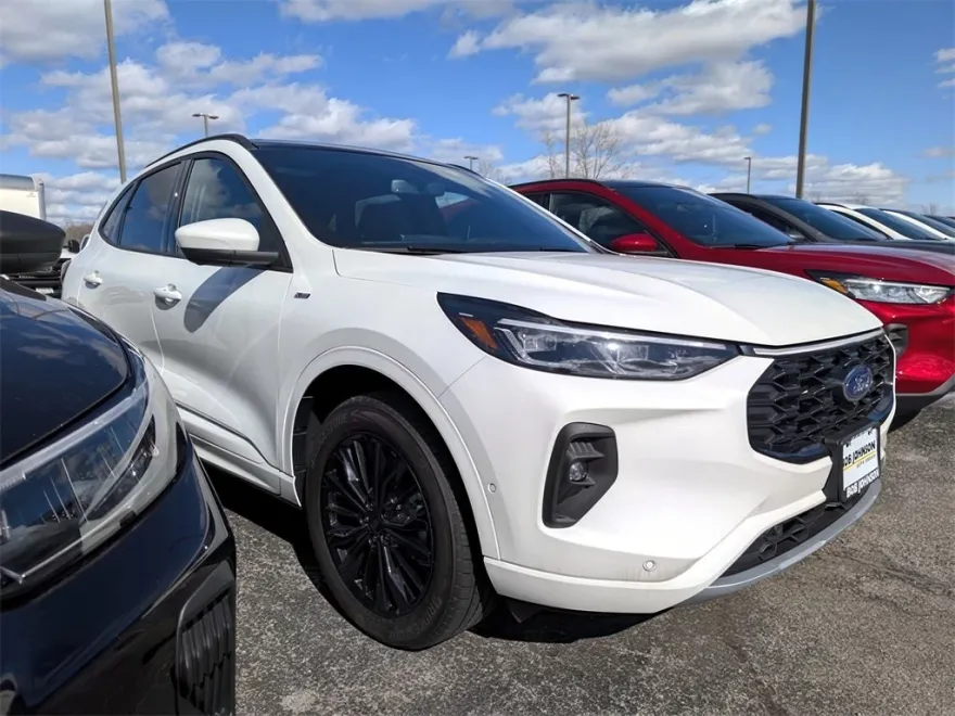 2024 Ford Escape ST-Line Elite photo 1