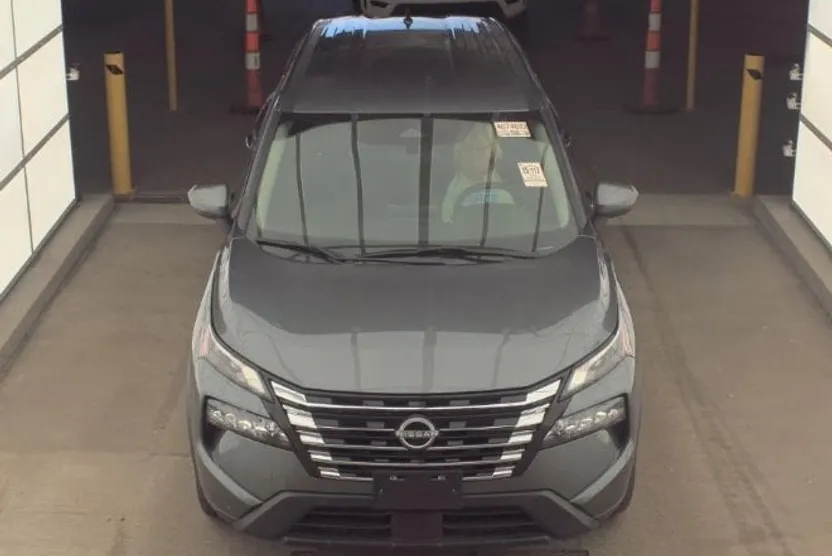 2024 Nissan Rogue SV photo 1