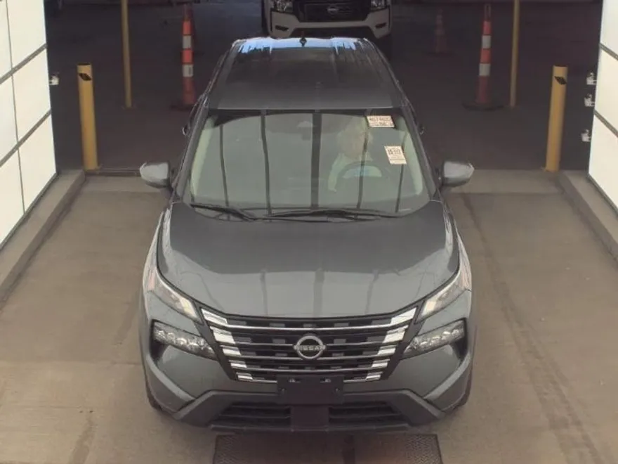 2024 Nissan Rogue SV photo 1