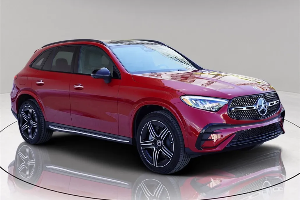 2025 Mercedes Benz GLC 300 photo 1