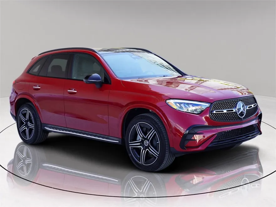 2025 Mercedes Benz GLC 300 photo 1