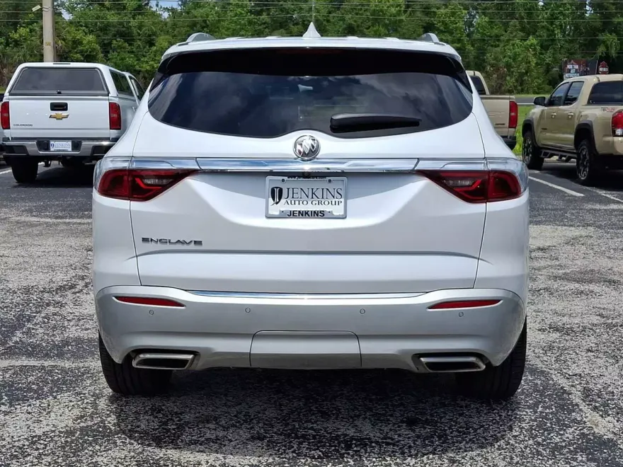 2023 Buick Enclave Essence photo 1