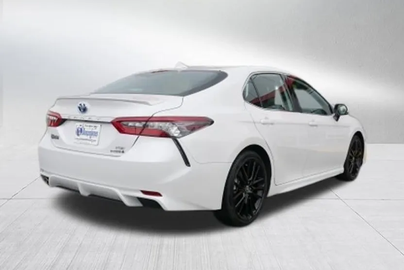 2024 Toyota Camry Hybrid XSE photo 1