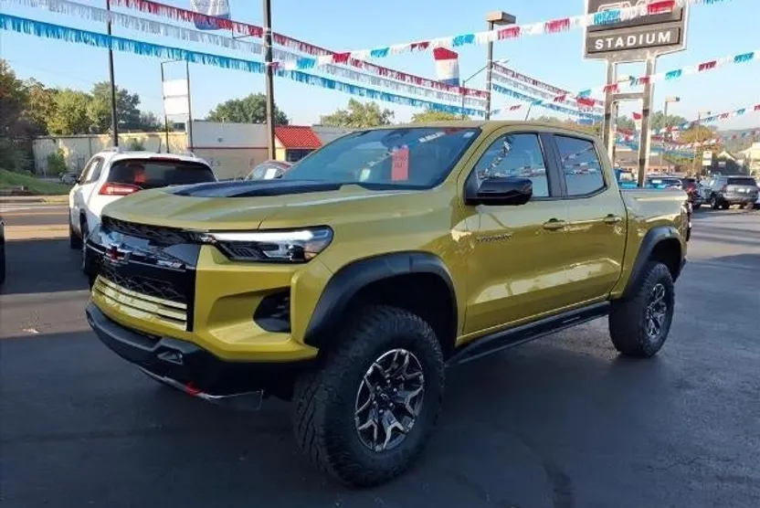 2024 Chevrolet Colorado ZR2 photo 1