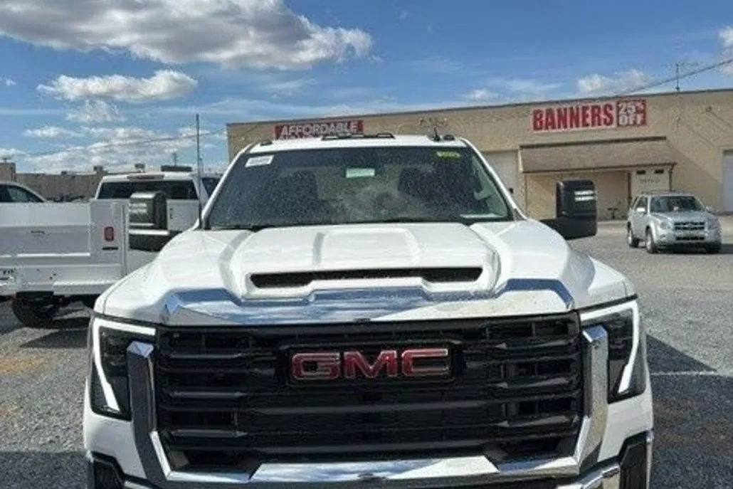 2025 Gmc Sierra 3500 HD Pro photo 1