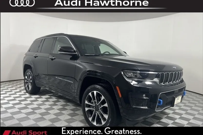 2023 Jeep Cherokee Overland 4xe photo 1