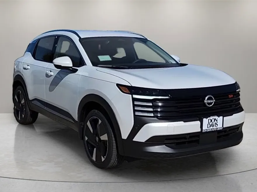 2025 Nissan Kicks SR photo 1