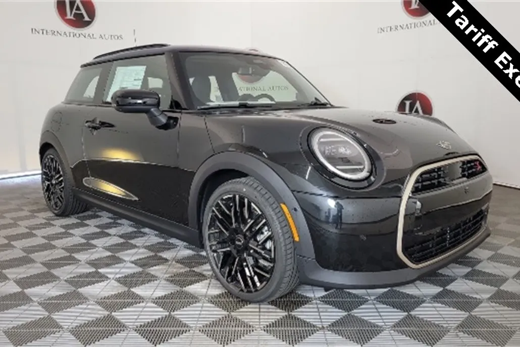2025 Mini Cooper 2 Door Hardtop Iconic photo 1
