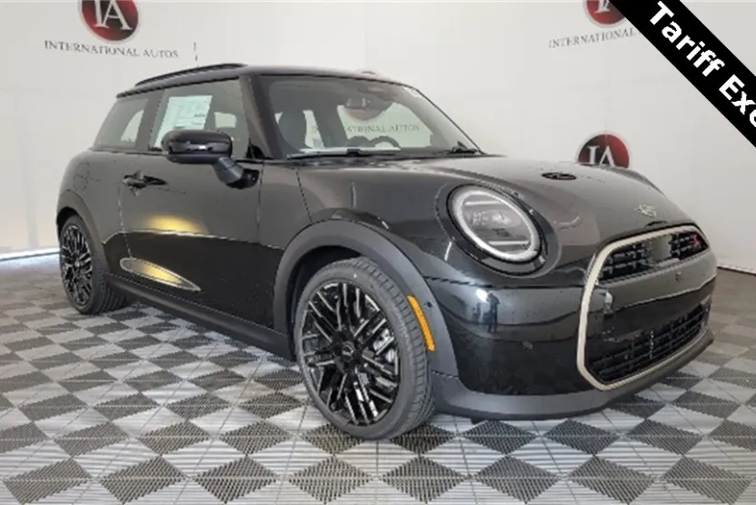 2025 Mini Cooper 2 Door Hardtop Iconic photo 1