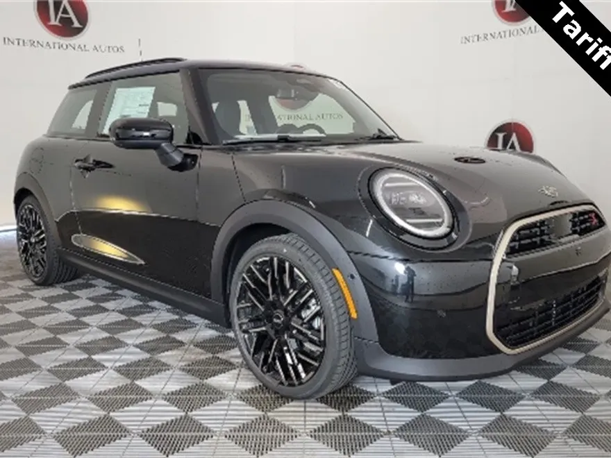 2025 Mini Cooper 2 Door Hardtop Iconic photo 1