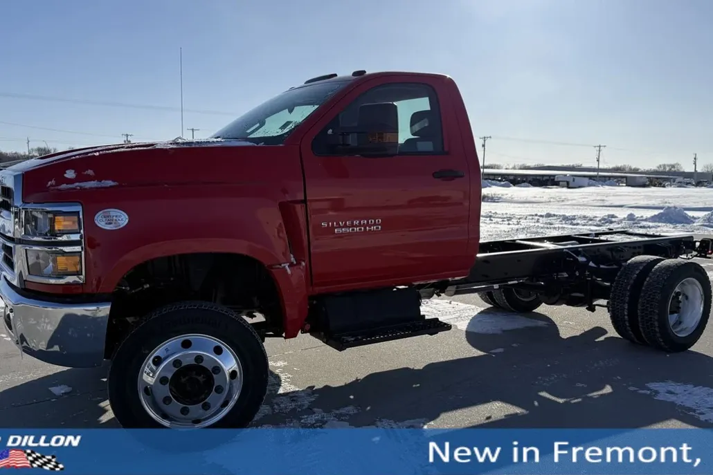 2024 Chevrolet Silverado 6500HD Work Truck photo 1