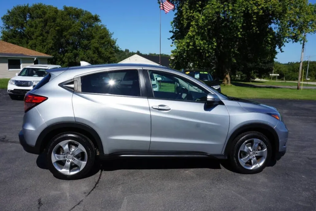 2017 Honda HR-V EX photo 1