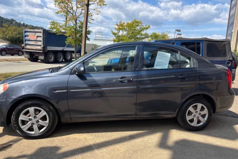 2008 Hyundai Accent GLS photo 1