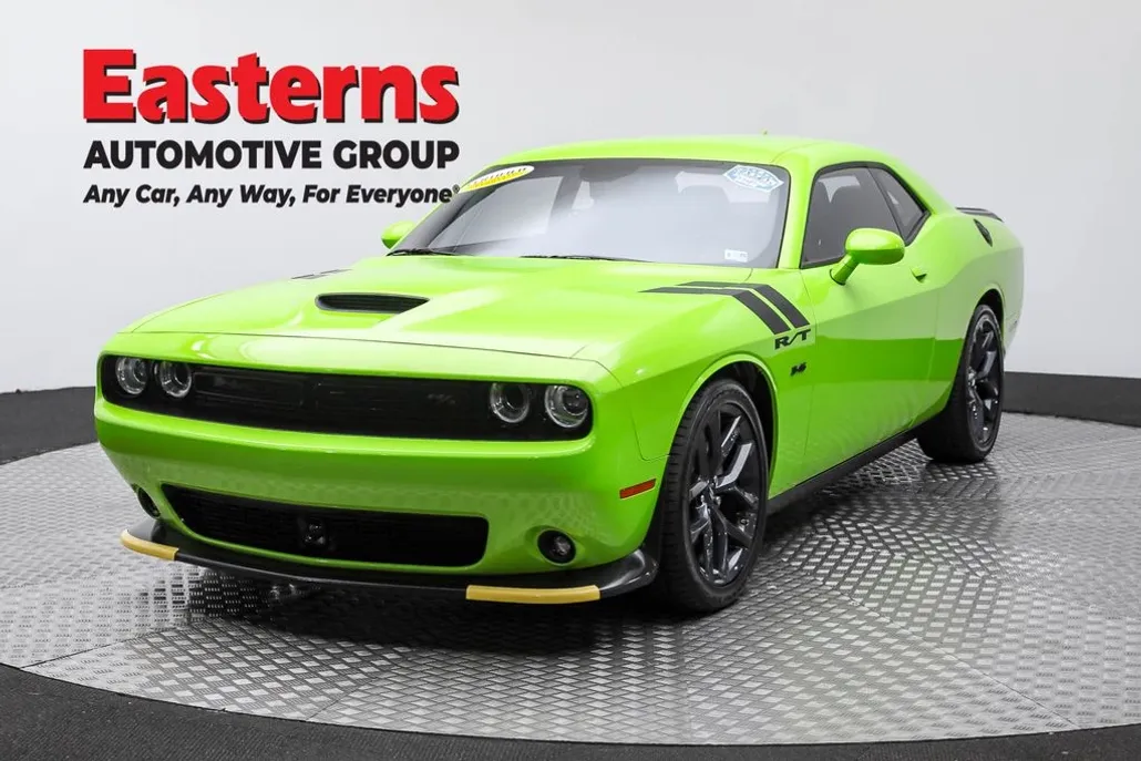 2023 Dodge Challenger R/T photo 1