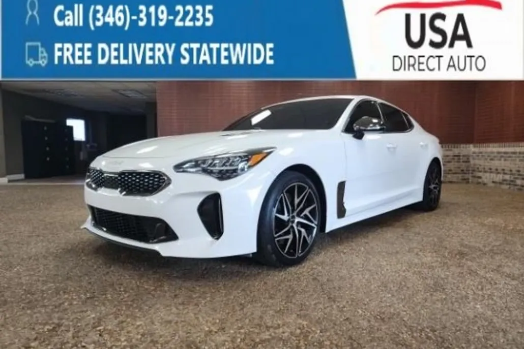 2022 Kia Stinger GT-Line photo 1