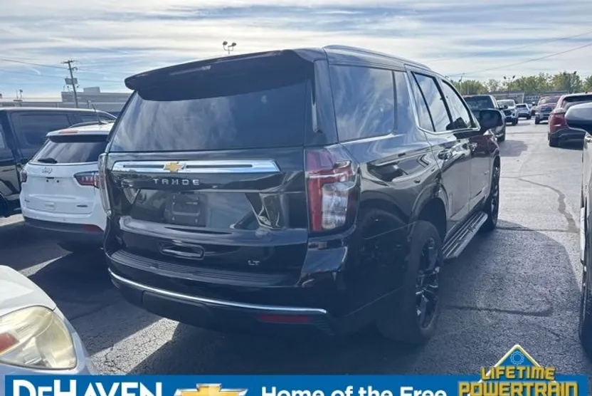 2022 Chevrolet Tahoe LT photo 1