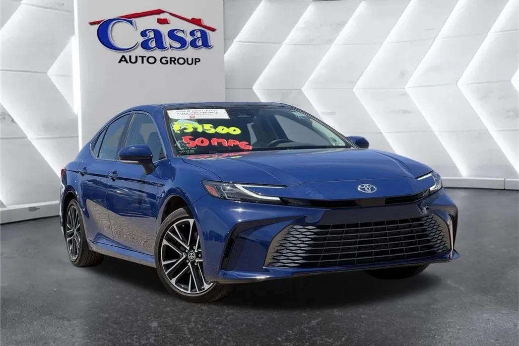 2025 Toyota Camry XLE photo 1