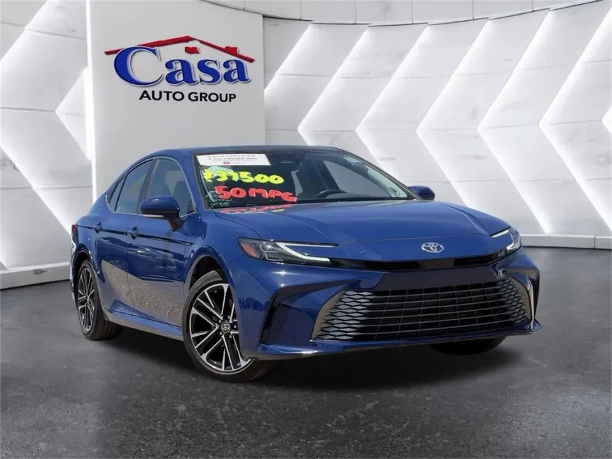2025 Toyota Camry XLE photo 1