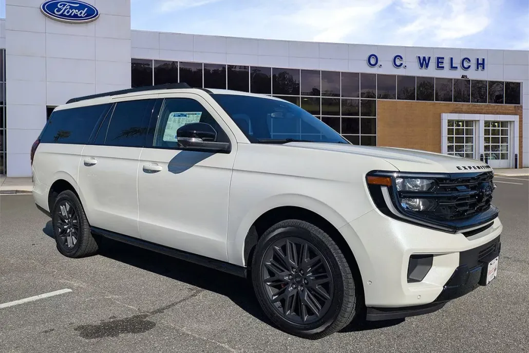 2025 Ford Expedition MAX Platinum photo 1