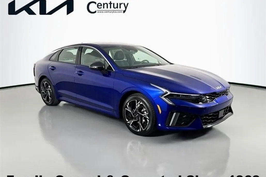 2025 Kia K5 GT-Line photo 1
