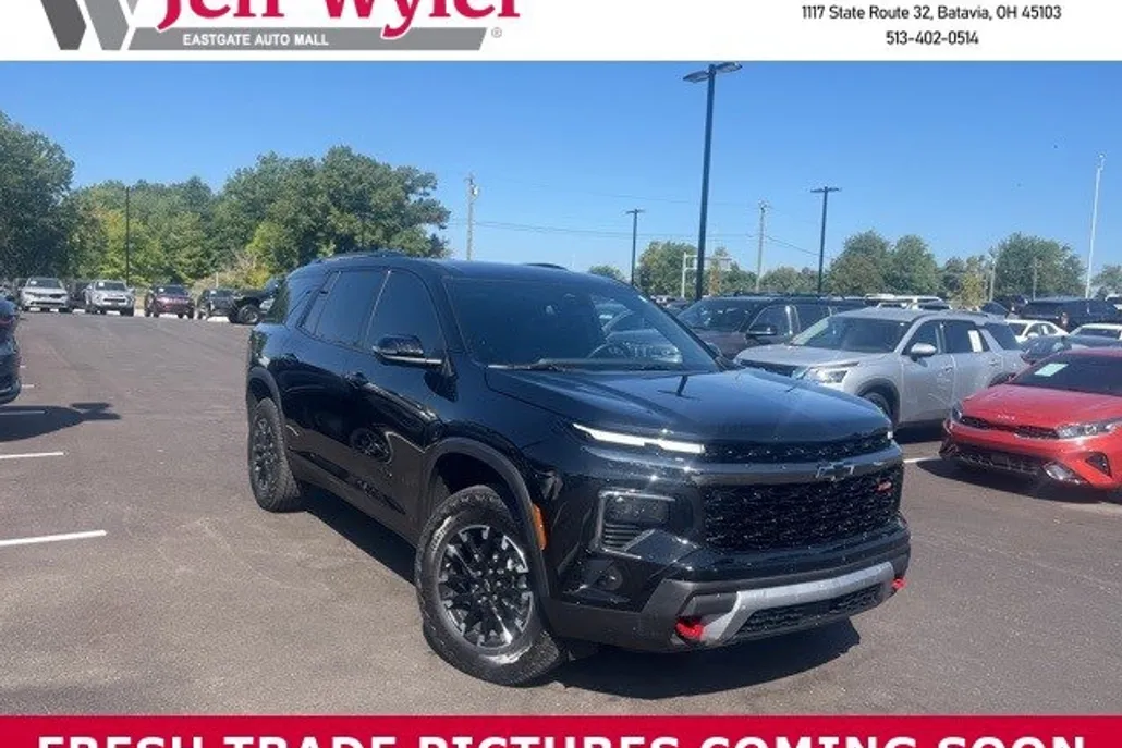 2025 Chevrolet Traverse Z71 photo 1