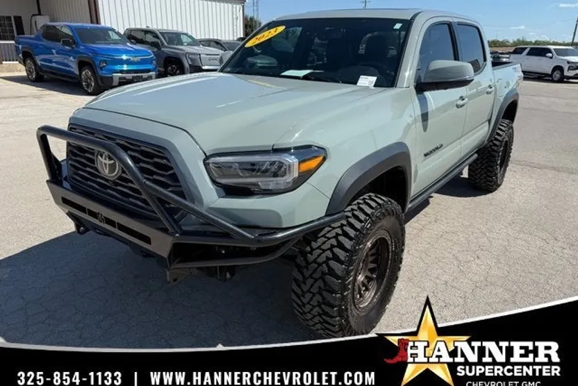 2023 Toyota Tacoma 4x4 SR photo 1