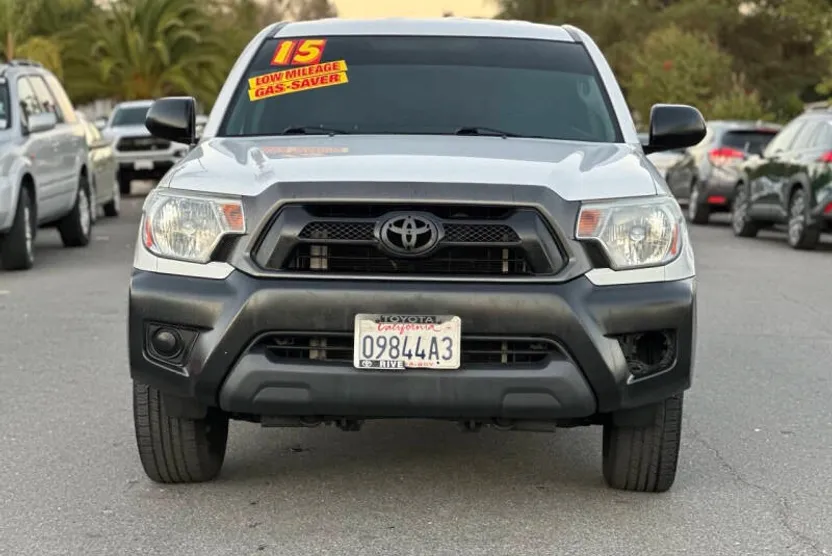 2015 Toyota Tacoma photo 1