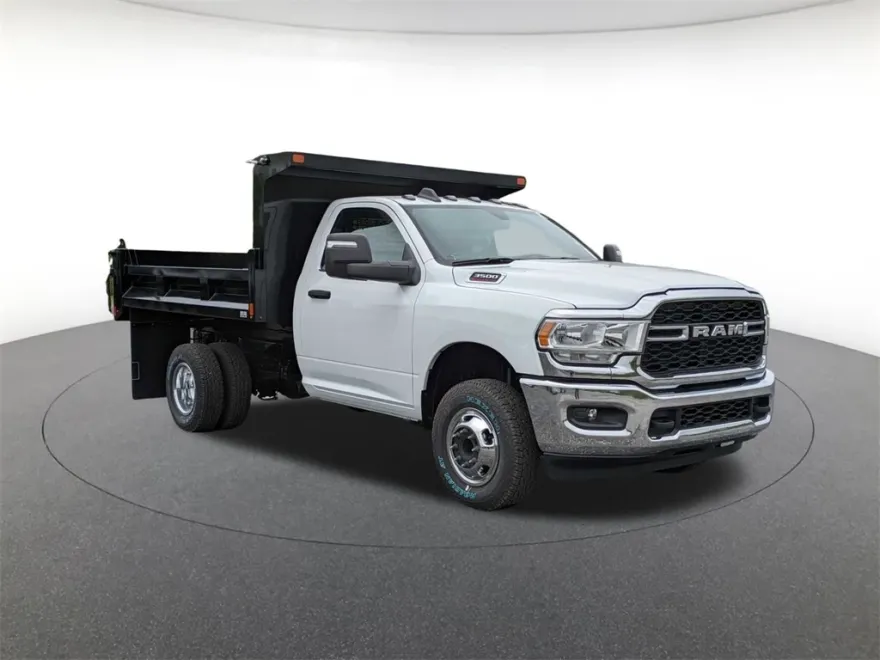 2024 Ram 3500 Tradesman photo 1