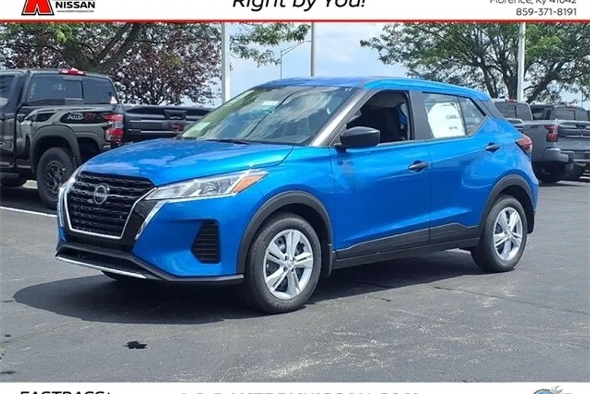 2025 Nissan Kicks Play S photo 1