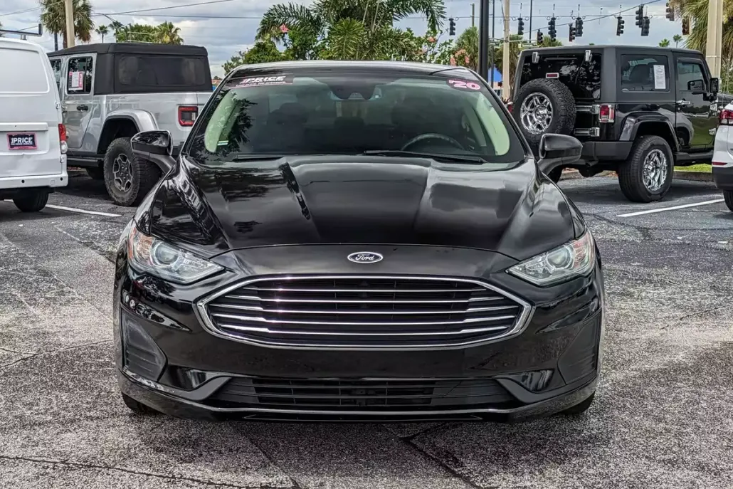 2020 Ford Fusion SE photo 1