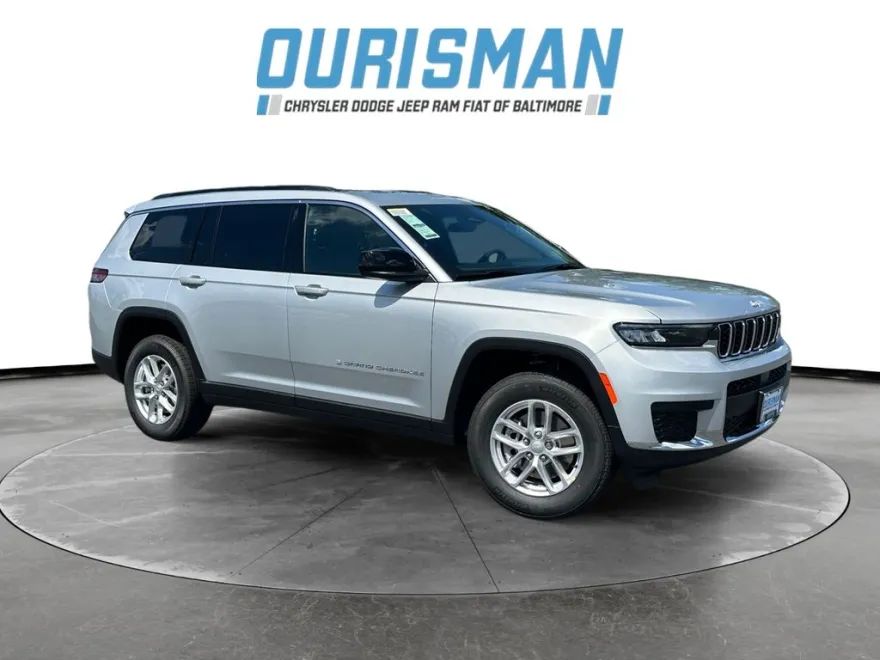2025 Jeep Grand Cherokee Laredo photo 1