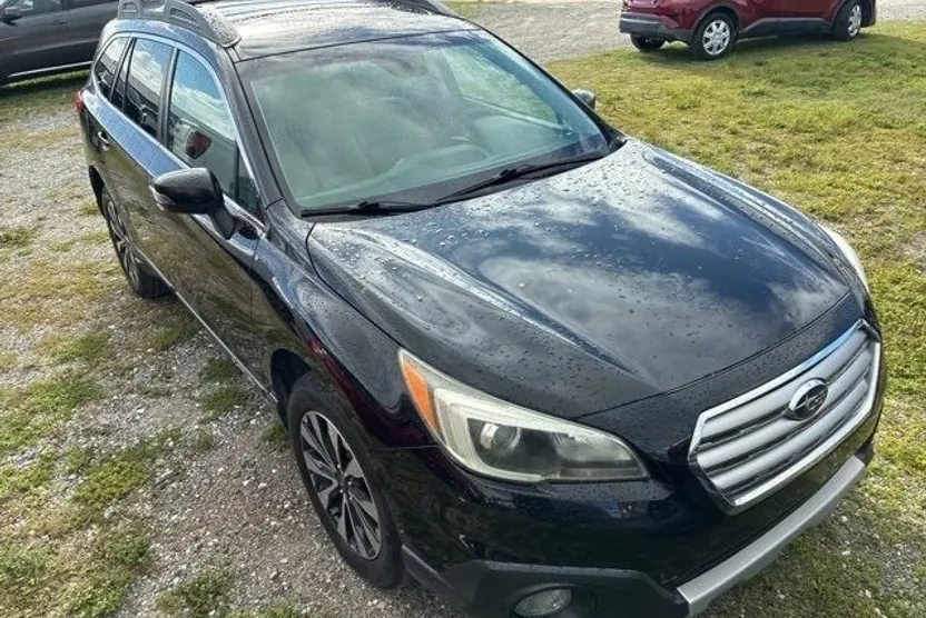 2017 Subaru Outback Limited photo 1