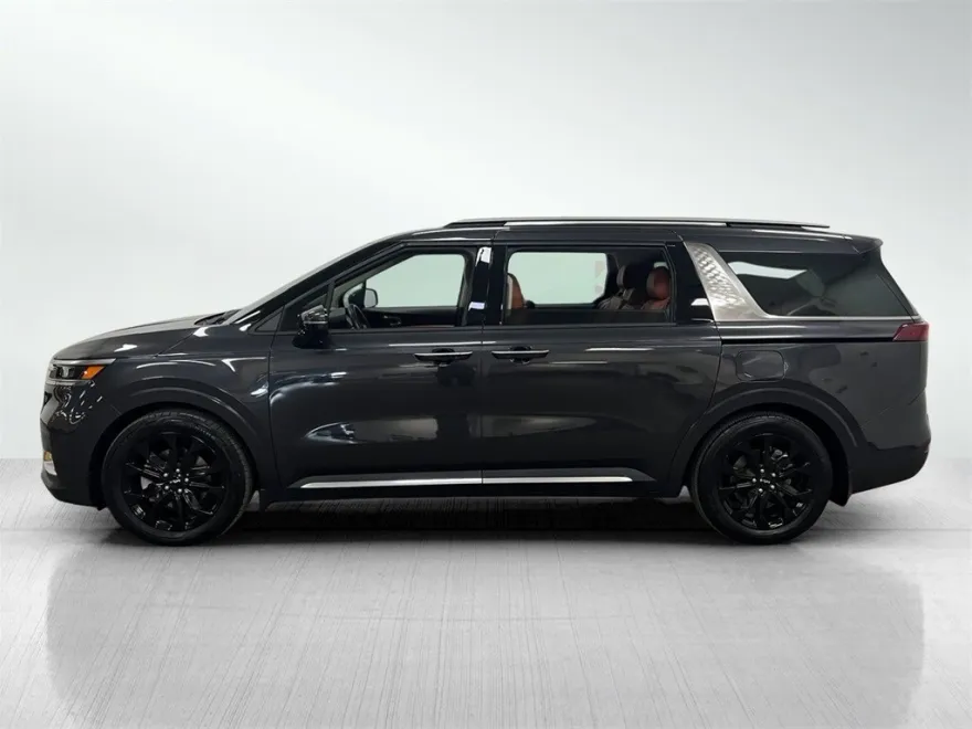 2023 Kia Carnival SX Prestige photo 1
