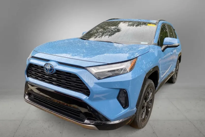 2022 Toyota RAV4 Hybrid SE photo 1