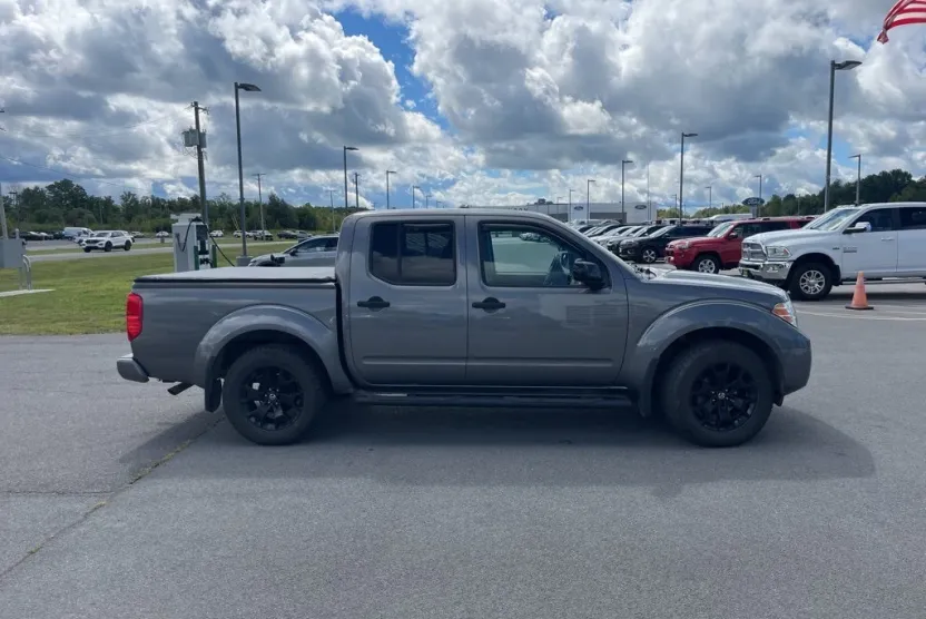 2021 Nissan Frontier Crew Cab SV photo 1