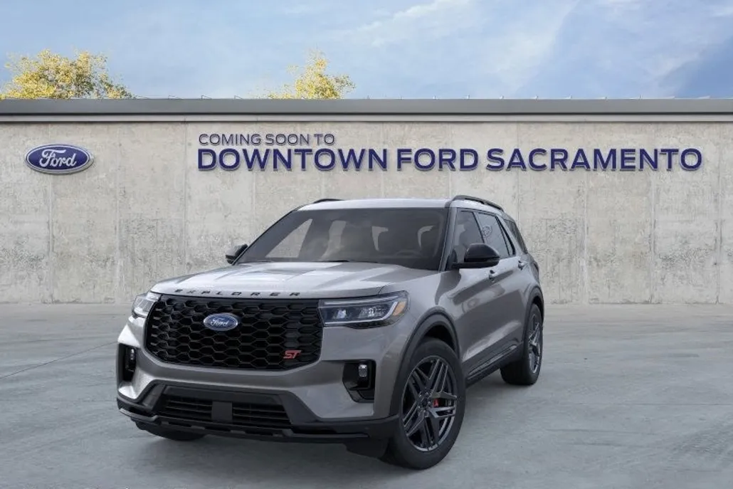 2025 Ford Explorer ST photo 1