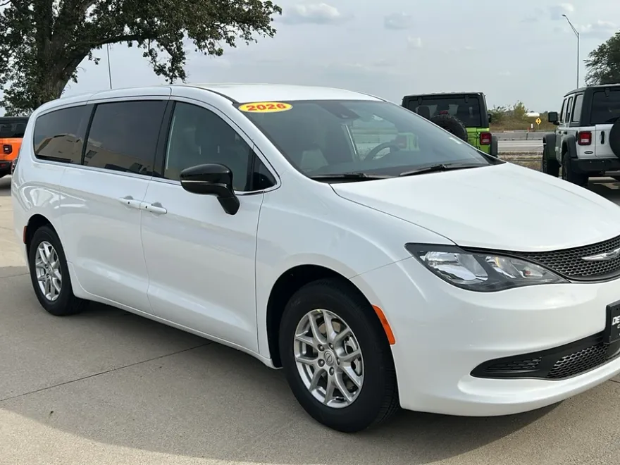 2026 Chrysler Voyager LX photo 1