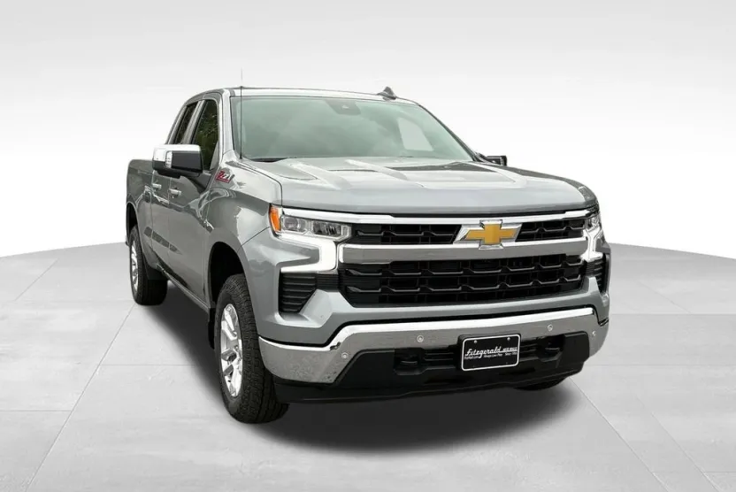 2026 Chevrolet Silverado 1500 LT photo 1